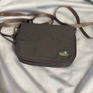 Lilypond Savannah crossbody wallet/purse